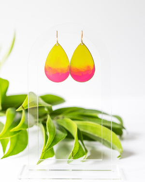 Neon Yellow to Pink Drops